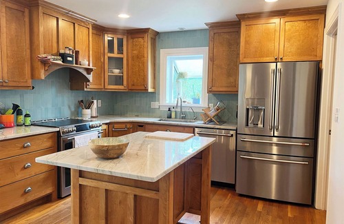 Joelton House | 3BR house on acreage just outside of Nashville with gym, hot tub, and fireplace