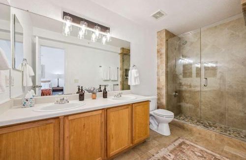 Commerce City Apartment | 3BR Modern Retreat, Close to DIA & Downtown Denver