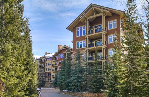 River Run Condo | 3br Ski-in/ski-out~on Mountain~lone Eagle 3053 3 Bedroom Condo by RedAwning