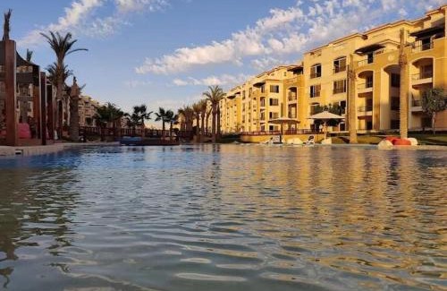 Cairo Apartment | 3BR Stylish Apt Ensuite & Pvt Garden, New Cairo, Stone Residence