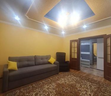 Lutsk Apartment | 4 Кімнатні Апартаменти в Центрі, вул Незалежності, 5