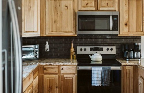 Nellysford Cabin | 4 BD Modern Design | Golf Course View | Arcade