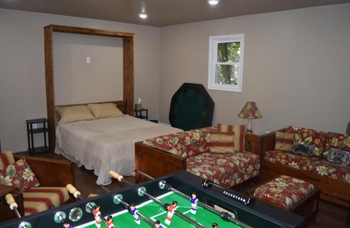 Lake Harmony Estates House | 4 Bdr Lake Harmony mountaintop chalet with covered deck