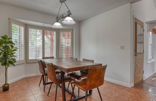 Colorado Springs House | 4 Bdrms, fenced back yard, Pool Table and Mtn Views