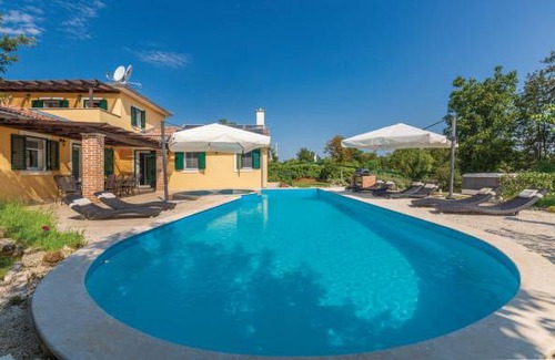 Rezanci House | 4 bedroom accommodation in Rezanci