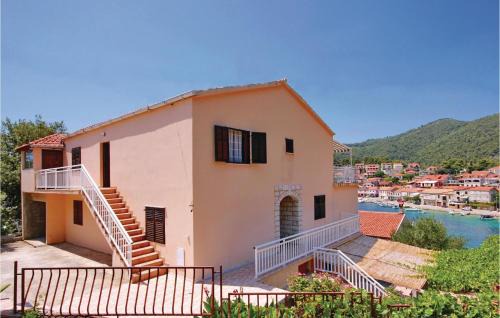 Brna Apartment | 4 Bedroom Beautiful Apartment In Brna