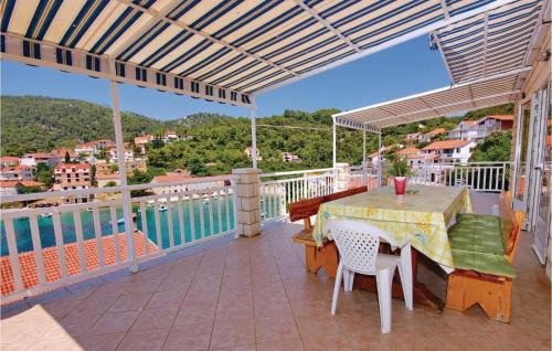 Brna Apartment | 4 Bedroom Beautiful Apartment In Brna