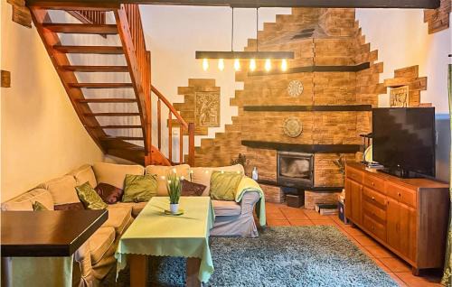 gmina Bedzino House | 4 Bedroom Cozy Home In Mscice