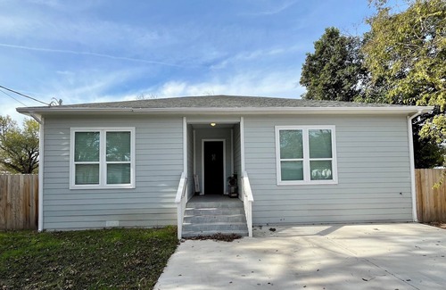 New Braunfels House | 4-bedroom house in welcoming downtown New Braunfels with WiFi, AC