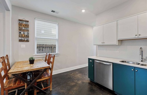Cooper-Young Historic District House | ⭐️ 4 BEDROOM in 💙 of COOPER YOUNG ⭐️