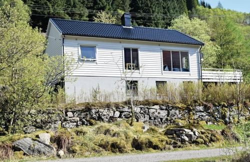 Haveland House | 4 bedroom lovely home in Eivindvik