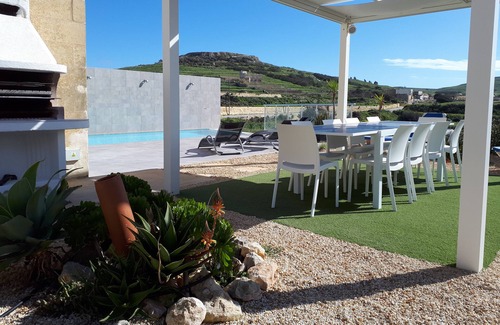 Ta' Għammar House | 4 bedroom modern house with private pool and amazing country views