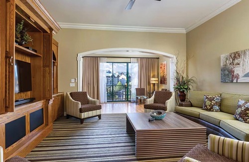 Sevierville Resort | 4 - Bedroom Presidential Suite in the Great Smoky Mountains!
