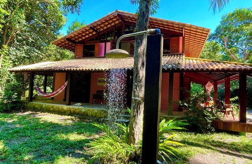 Marau House | 4-bedroom Property in beautiful Cassange Beach with WiFi, AC. Pet-friendly!