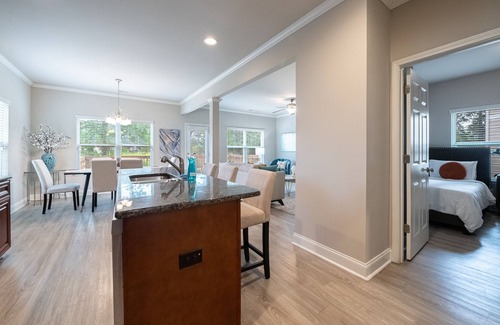 Morrow House | 4 Bedrooms *2King Lake-View Home w/Deck