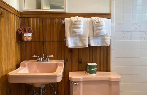 Port Angeles Hotel | #4 ✺Delightful Inn Room Near Lake Crescent✺