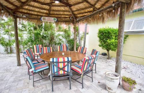 Madeira Beach House | 4 - Island Paradise Cottages - Skyview Villa
