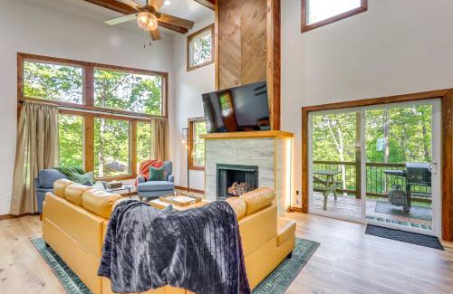 Ellijay House | 4 Mi to Dtwn Ellijay Cabin with Pool and River Access