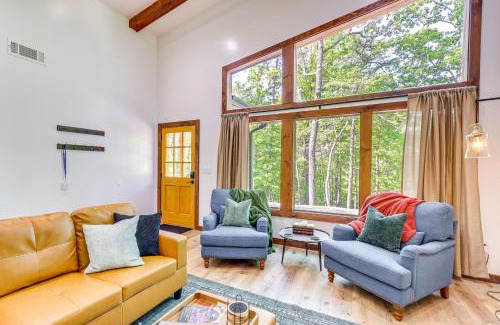 Ellijay House | 4 Mi to Dtwn Ellijay Cabin with Pool and River Access