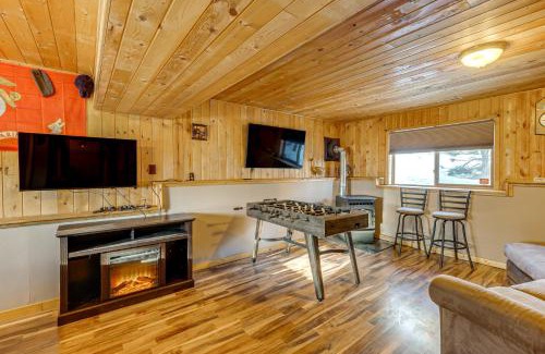 Florissant House | 4 Mi to Fossil Beds Private Log Cabin on 3 Acres