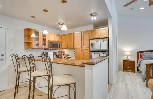 Vail Apartment | 4 Mi to Vail Ski Resort Cozy Getaway with Deck!