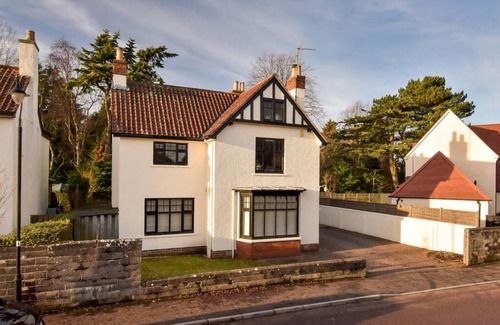 St. Andrews House | 4 Middleshade Road