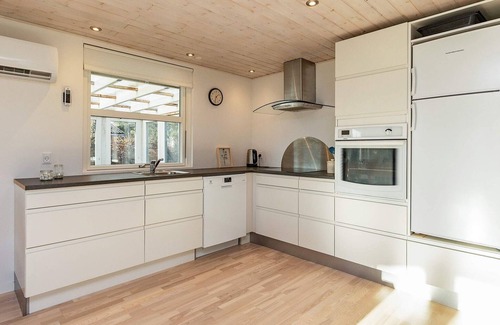 Hou House | 4 person holiday home in Hals