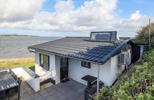Hvalpsund House | 4 person holiday home in Farsø-By Traum