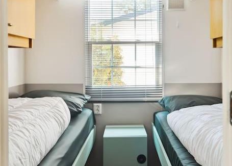 Oisterwijk Apartment | 4 persons chalet Valkenbosch situated in the forested area