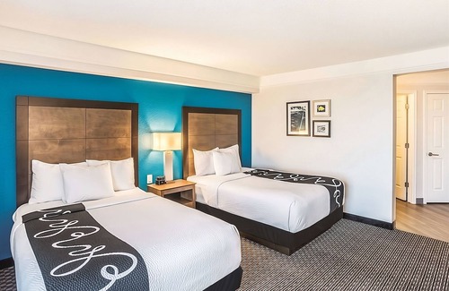Ahwatukee Foothills House | 4 Pet-Friendly Units! Free Breakfast, Onsite Pool, Free Parking