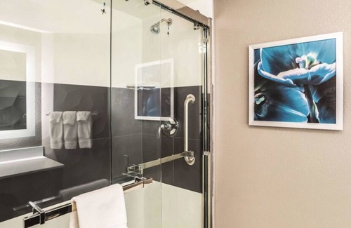 Ahwatukee Foothills House | 4 x King Bed Deluxe Suite at La Quinta Inn & Suites by Wyndham Phoenix Chandler
