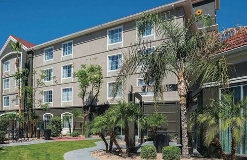Ahwatukee Foothills House | 4 x King Bed Deluxe Suite at La Quinta Inn & Suites by Wyndham Phoenix Chandler