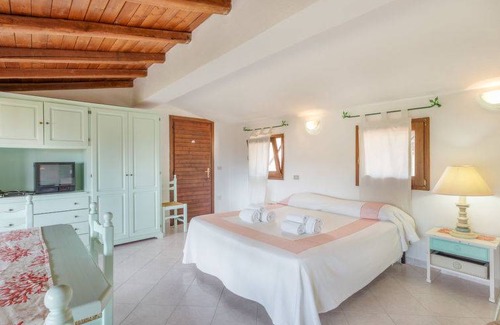 Baja Sardinia Apartment | 40 m² Apartment ∙ 1 bedroom ∙ 2 guests