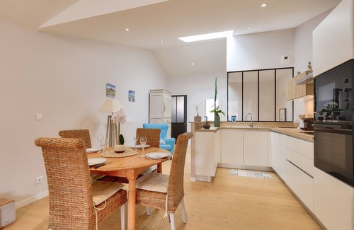Les Sables d'Olonne Ski Chalet | 400m from the beach - house with garden
