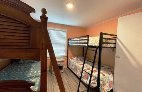 Avon House | 40255 N Beachcomber Dr Home
