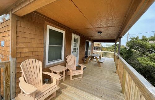 Avon House | 40255 N Beachcomber Dr Home