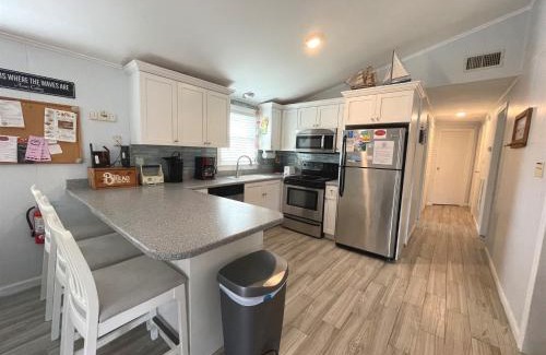 Avon House | 40255 N Beachcomber Dr Home