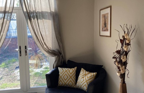 Kettering Apartment | 45 m² Apartment ∙ 1 bedroom ∙ 4 guests