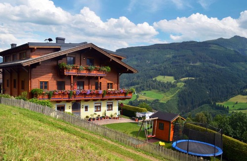 Taxenbach Villa | 45 m² Villa ∙ 1 bedroom ∙ 4 guests