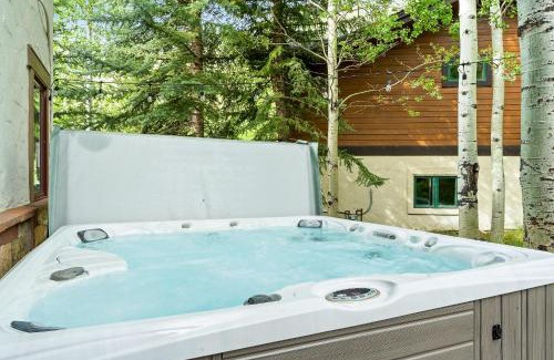 Vail House | 4501 Spruce Way