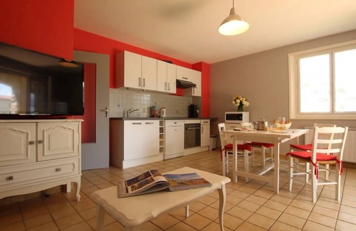 Saint-Pierre-Eynac House | 46 m² House ∙ 1 bedroom ∙ 3 guests