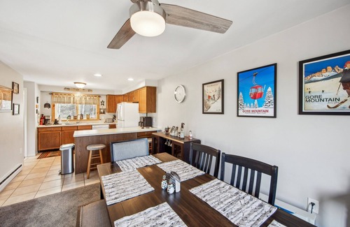 North Creek House | 46er 15e - Stylish & Comfortable Mountain Retreat 2 Bedroom Townhouse by The Summit at Gore Mountain