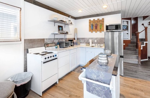 Bayview Boat Rental | 47 m² Boat ∙ 1 bedroom ∙ 3 guests