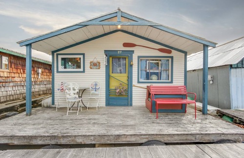 Bayview Boat Rental | 47 m² Boat ∙ 3 guests