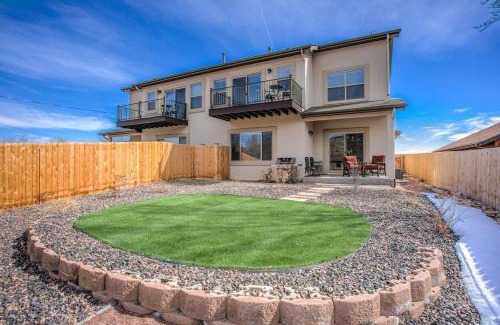 Colorado Springs House | 4BD Pikes Peak Views Minutes to Hiking & Dining