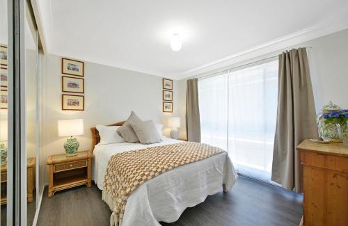 Blackheath House | 4BR 2BA Cozy Blackheath Cottage with Firepit & Pool Table