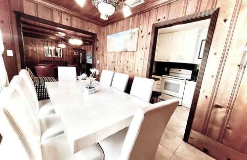 Downtown Hollywood House | 4BR, 4BA House Beach, Entertainment, Nightlife