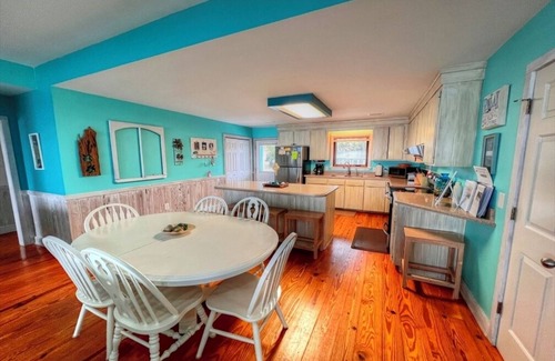 Edisto Island House | 4BR/4Bth Direct Oceanfront,House,Covered Porch and fireplace!