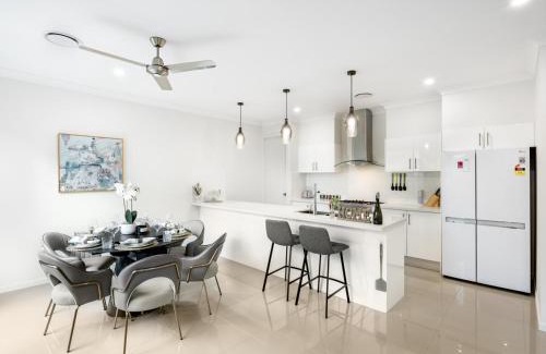 Surfers Paradise House | 4BR Cozy house 5mins to beach