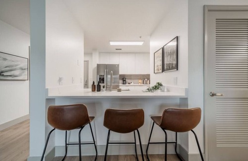 Third Ward Apartment | 4BR Modern Apt Central Location near Spectrum Std
